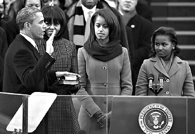 Obama jurou sobre uma Bíblia de Lincoln e outra de Luther King