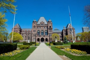 Queen’s Park fotografado em Toronto a 19 de abril de 2010. (The Canadian Press / Francis Vachon)