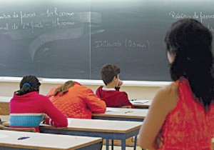 Corte no número de turmas incidiu sobretudo nos cursos profissionais e de educação e formação