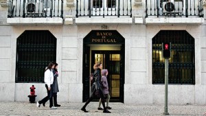 O Banco de Portugal, presidido por Carlos Costa, foi questionado