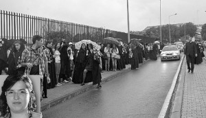 Após o incidente os alunos fizeram um cordão humano de apoio a Cristina Ratinho. A jovem acabou por falecer após vários meses internada