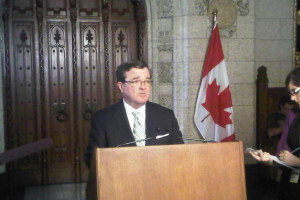  Foto de arquivo do Ministro das Finanças Jim Flaherty. 680News/Cormac MacSweeney