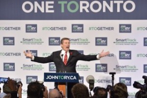 John Tory fala aos apoiantes, depois de vencer a eleição para presidente de Toronto, na segunda-feira, 27 de outubro de 2014. (The Canadian Press / Nathan Denette)