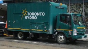 Um camião da Toronto Hydro é visto nesta foto de arquivo. (Chris Fox / CP24.com)