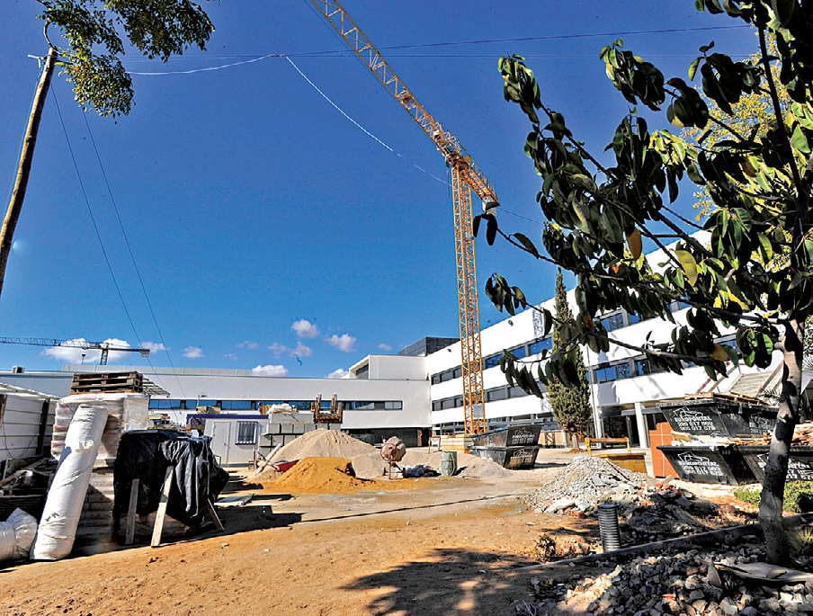 PARQUE ESCOLAR PAGA A ARQUITETOS PARA POUPAR NAS ESCOLAS