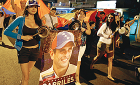 Apoiantes de Capriles manifestam-se na capital, Caracas