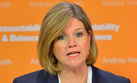 Andrea Horwath durante a conferência de imprensa em Toronto - 21 de maio, 2013. (The Canadian Press/Nathan Denette)