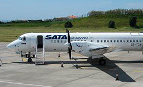 Carlos Botelho, Isabel Barata (conselho de Administração da Sata), Francisco Gil, Maria Lima (diretora de recursos humanos SATA), Francisco Coelho (administração da Associação Turismo dos Açores – ATA) e Marco Silva (diretor comercial SATA)