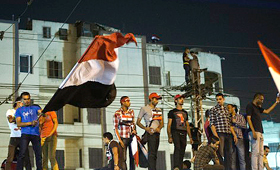 Manifestantes reunem-se no Palácio Presidencial Egípcio para pedir a demissão do presidente Mohamed Mursi - 1 de julho de 2013, no Cairo, Egito. (Getty Images/AFP/Gianluigi Guercia)