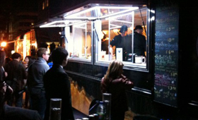 Uma carrinha de comida durante o Toronto Nuit Blanche. (CityNews/Showwei Chu)