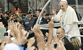 Mais de um milhão de fiéis rezaram com o papa em Copacabana