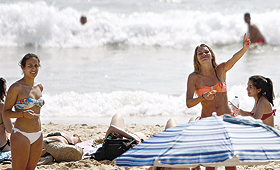 JÁ SE PODE TOMAR BANHO NAS PRAIAS