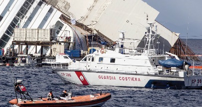 O ‘Costa Concordia’ naufragou em janeiro do ano passado junto à ilha de Giglio, na Toscânia, com mais de quatro mil pessoas a bordo (Foto Angelo Carconi/EPA)