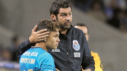 Paulo Fonseca conta com Quintero para dar hoje mais força ao ataque (Foto de Amândia Queirós)