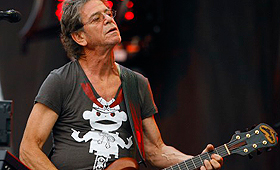 Lou Reed durante uma atuação no festival de música Lollapalooza, em Chicago, 9 de agosto de 2009. (Foto: Associated Press / John Smierciak)