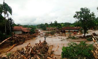 TEMPESTADE ARRASA INTERIOR DE S.PAULO E MATA 14 PESSOAS