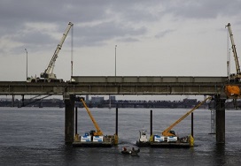 MONTREAL: PONTE CHAMPLIN LIVRE DA SUPER VIGA