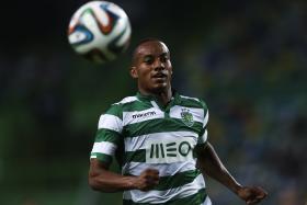 SPORTING PROCURA MANTER-SE COLADO AO FC PORTO COM TRIUNFO EM COIMBRA