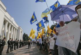 PARLAMENTO DA UCRÂNIA APROVOU SANÇÕES CONTRA A RÚSSIA