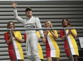 MERCEDES PUNE NICO ROSBERG PELO TOQUE NO COLEGA LEWIS HAMILTON NO GP DA BÉLGICA