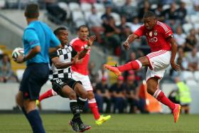 CAMPEÃO BENFICA VENCE NO BESSA (1-0) E SEGUE NO GRUPO DA LIDERANÇA DA I LIGA