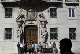 FAMÍLIAS DOS JOVENS QUE MORRERAM NA PRAIA DO MECO PEDIRAM ABERTURA DE INSTRUÇÃO