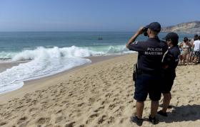 BUSCAS RETOMADAS PARA ENCONTRAR BANHISTA DESAPARECIDO NA NAZARÉ