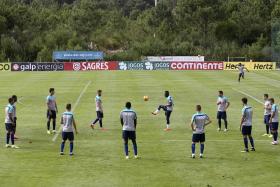 PORTUGAL FAZ PENÚLTIMO TREINO ANTES DO JOGO COM A ALBÂNIA COM TODOS DISPONÍVEIS