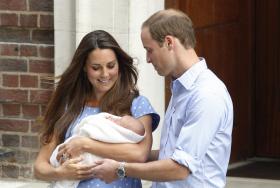 PRÍNCIPE WILLIAM E KATE MIDDLETON ESPERAM SEGUNDO FILHO