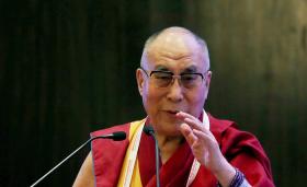 DALAI LAMA CONDENOU A VIOLÊNCIA EM NOME DA RELIGIÃO EM REUNIÃO NA ÍNDIA