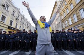 MILHARES DE PESSOAS MANIFESTAM-SE EM MOSCOVO CONTRA A GUERRA NA UCRÂNIA