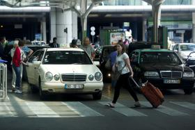 PSP DETÉM DOIS TAXISTAS NO AEROPORTO DE LISBOA POR ESPECULAÇÃO NOS PREÇOS