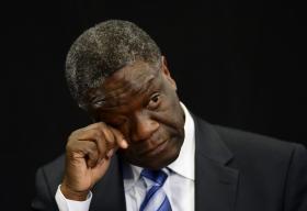 GINECOLOGISTA CONGOLÊS DENIS MUKWEGE DISTINGUIDO COM PRÉMIO SAKHAROV 2014