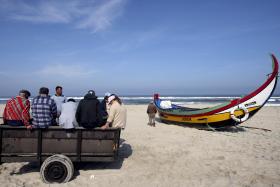 RESGATADAS CINCO PESSOAS APÓS ACIDENTE COM EMBARCAÇÃO NA PRAIA DA VIEIRA