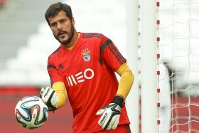 JÚLIO CÉSAR E JARA DE REGRESSO AOS CONVOCADOS DO BENFICA