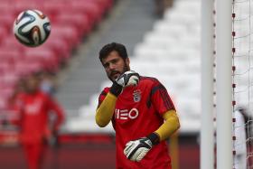 POLACO SZYMON MARCINIAK ARBITRA O MÓNACO-BENFICA DA “CHAMPIONS”