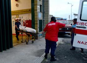 CORPO DE TURISTA ALEMÃO RETIRADO DO MAR NA NAZARÉ