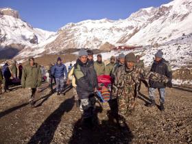 SOBE PARA 24 NÚMERO DE MORTOS EM TEMPESTADE DE NEVE E AVALANCHE NOS HIMALAIAS