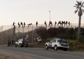 TENSÃO COM NOVA TENTATIVA MASSIVA DE ENTRADA DE IMIGRANTES ILEGAIS EM MELILLA