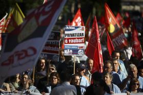 CENTENAS DE TRABALHADORES PROTESTAM EM LISBOA CONTRA PRIVATIZAÇÃO DA EGF