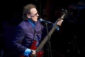 JACK BRUCE, BAIXISTA E VOCALISTA DOS CREAM, MORRE AOS 71 ANOS