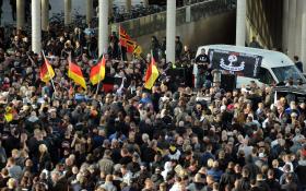 CONFRONTOS ENTRE POLÍCIA E MANIFESTANTES ANTI-IMIGRAÇÃO NA ALEMANHA