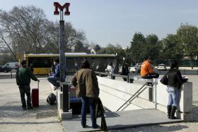 TRABALHADORES DO METRO EM GREVE CUMPREM HORÁRIO DE TRABALHO, FECTRANS