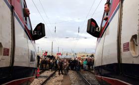 LINHA FERROVIÁRIA DO NORTE INTERROMPIDA POR TRABALHADORES