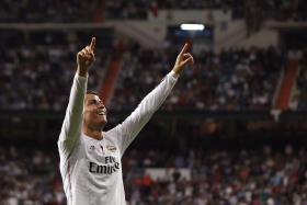 CRISTIANO RONALDO É O SEGUNDO DESPORTISTA MAIS BEM PAGO NO MUNDO