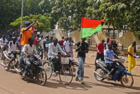 BURKINA FASO: MILITARES DIZEM QUERER TRANSIÇÃO CONSENSUAL