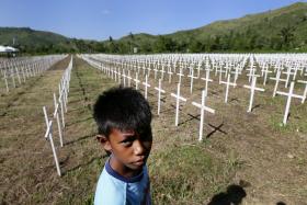 FILIPINAS ASSINALA HOJE UM ANO SOBRE PASSAGEM DO DEVASTADOR TUFÃO HAIYAN