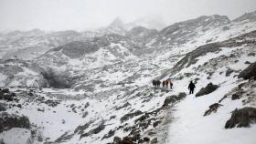 OITO MONTANHISTAS PORTUGUESES NOS PICOS DA EUROPA PROCURAM JOÃO MARINHO