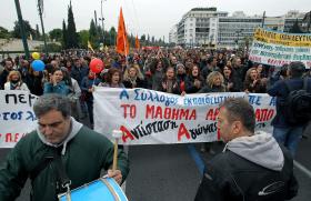 MAIS DE 25.000 MANIFESTAM-SE NA GRÉCIA CONTRA CONTINUAÇÃO DA AUSTERIDADE