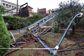 MAU TEMPO: DERROCADAS E QUEDA DE ÁRVORES NA MADEIRA – BOMBEIROS